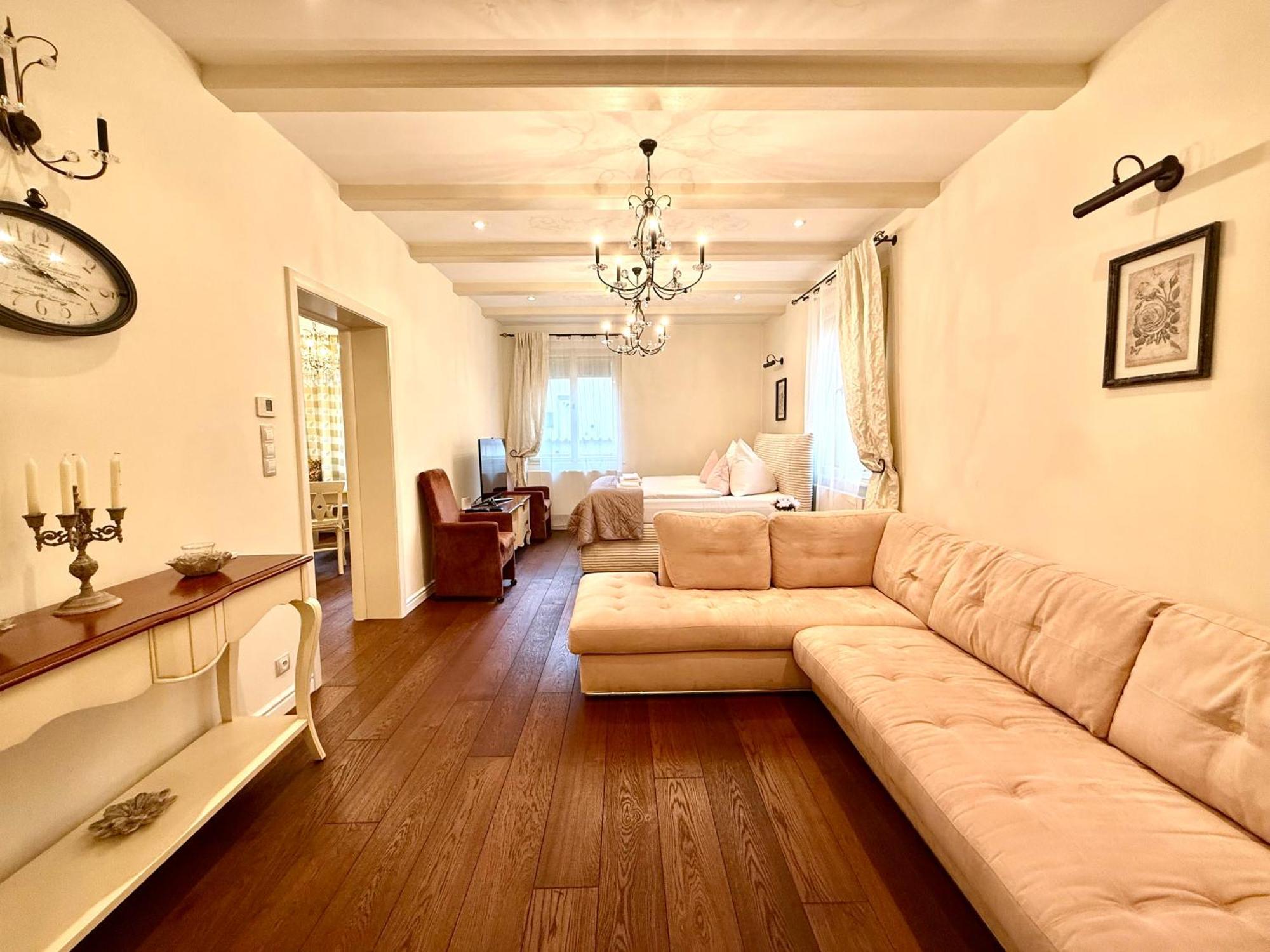 Unique Charles Bridge 2Bdr Apartment. Прага Екстер'єр фото