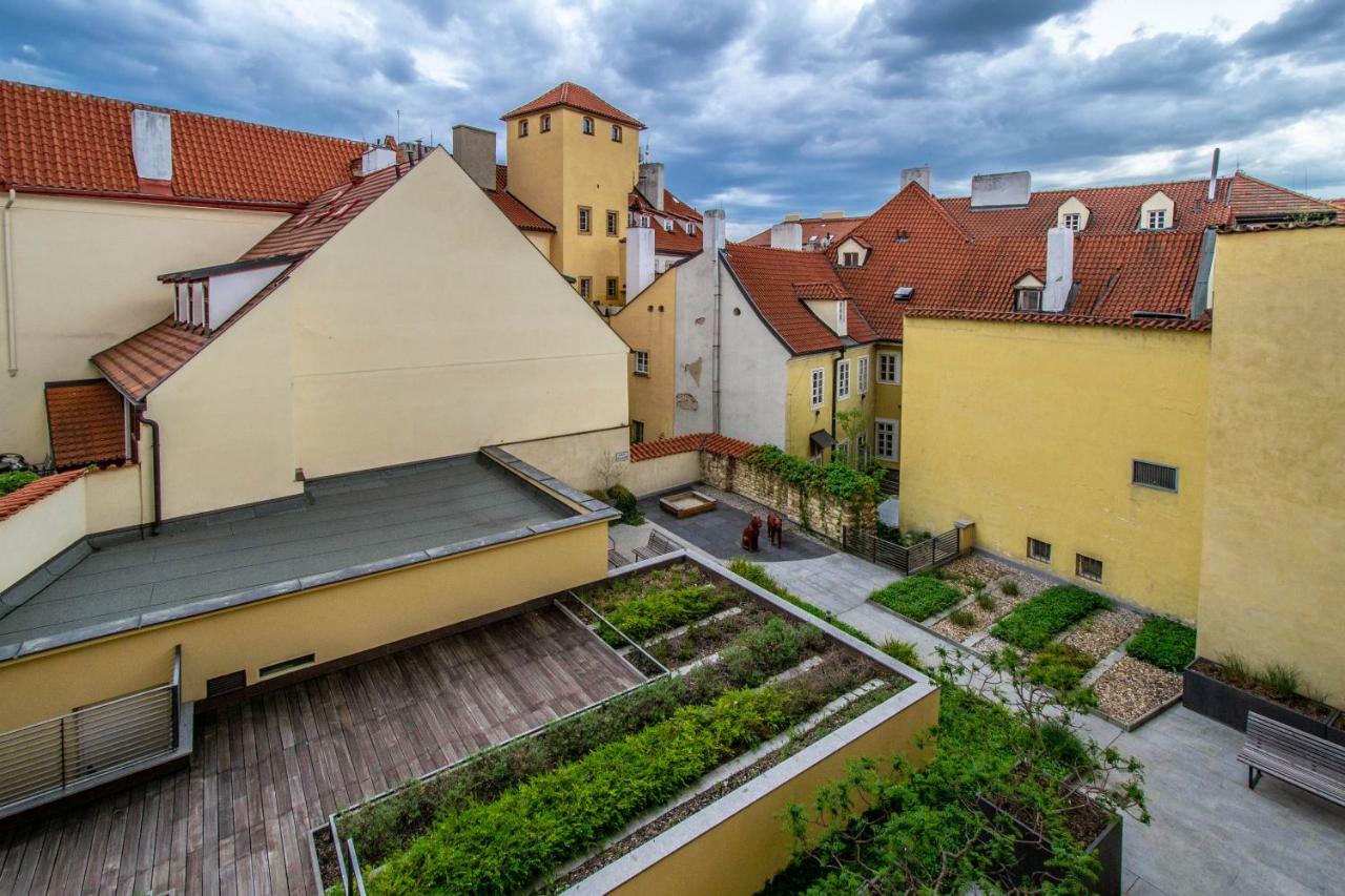 Unique Charles Bridge 2Bdr Apartment. Прага Екстер'єр фото