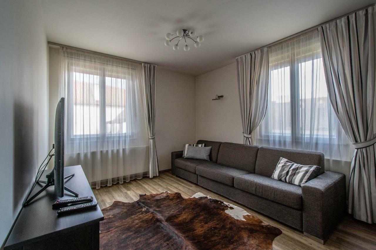 Unique Charles Bridge 2Bdr Apartment. Прага Екстер'єр фото